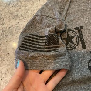 Size medium savage barbell shirt. Fits like a small.